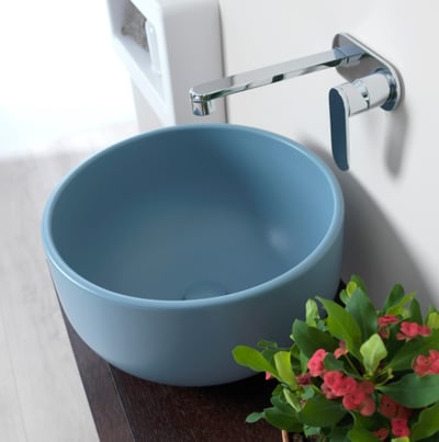 Saltodacqua ceramic washbasin – glossy and matt finishings